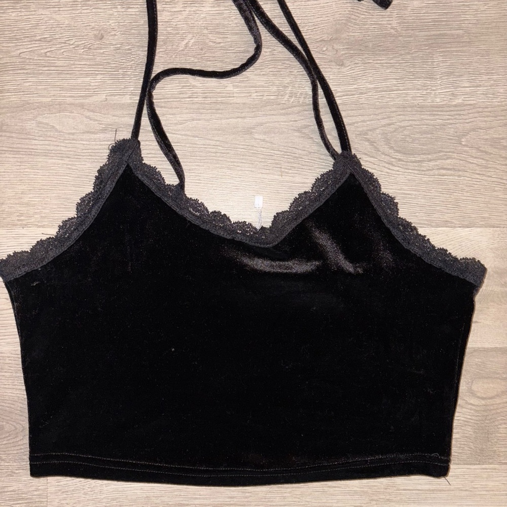 ROMWE Black Lace Trim Crop Top